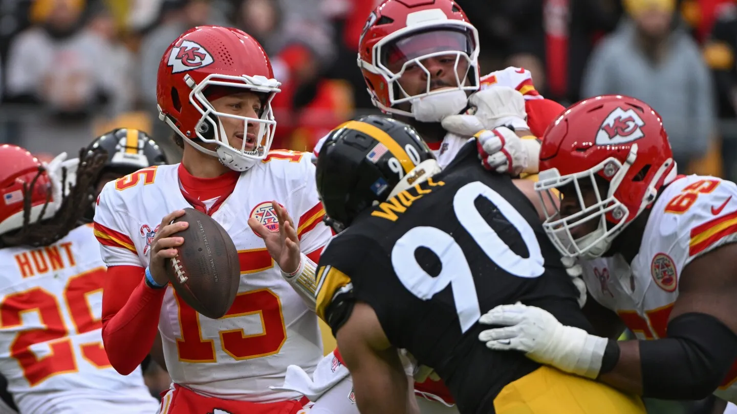 Laporan: Steelers "Menanyakan" Kemungkinan Nilai Tukar T.J. Watt