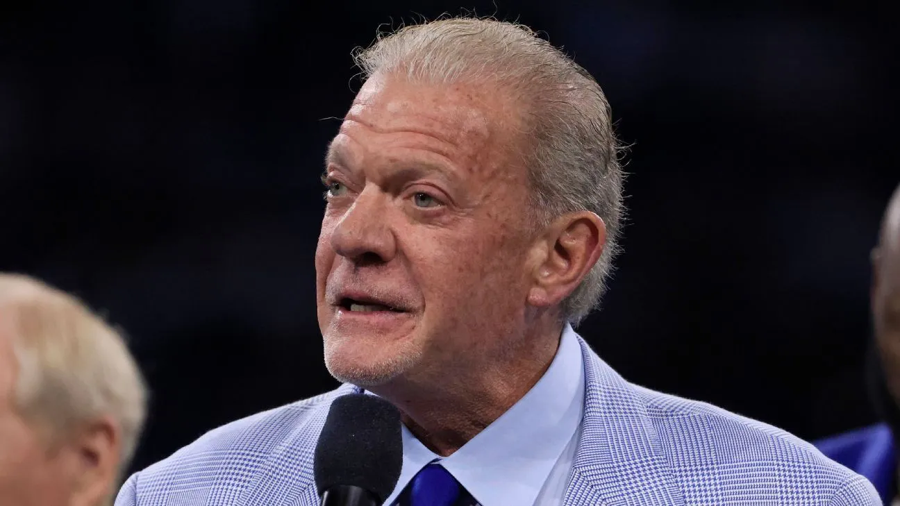 Irsay bergabung dengan Hall of Fame Colts pada Minggu ke-1