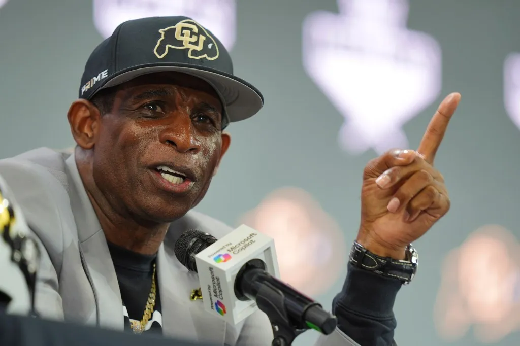 Renck: Deion Sanders CU Berada di Posisi Publik, Berjuang Melawan Masalah Kesehatan Pribadi. Dia Bilang Dia Baik-Baik Saja. Apakah Itu Cukup Baik?