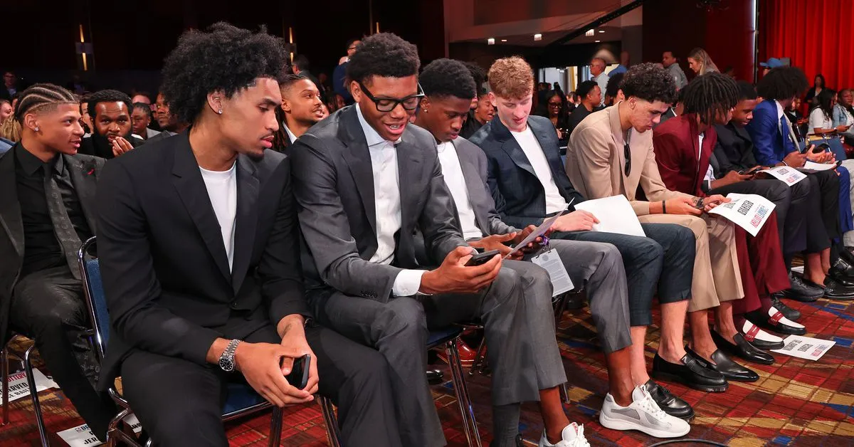 Status kesehatan Joel Embiid yang tidak jelas membayangi pendekatan draft NBA 2025 Sixers