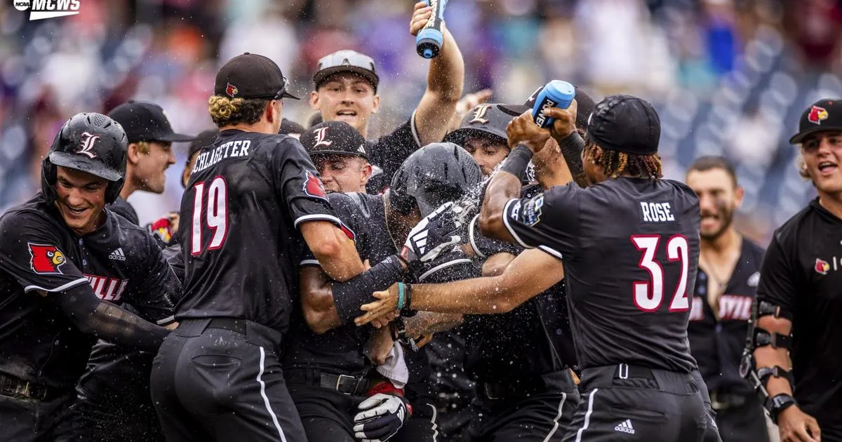MASIH BERAYUN! Louisville singkirkan Oregon State untuk tetap bertahan di Omaha