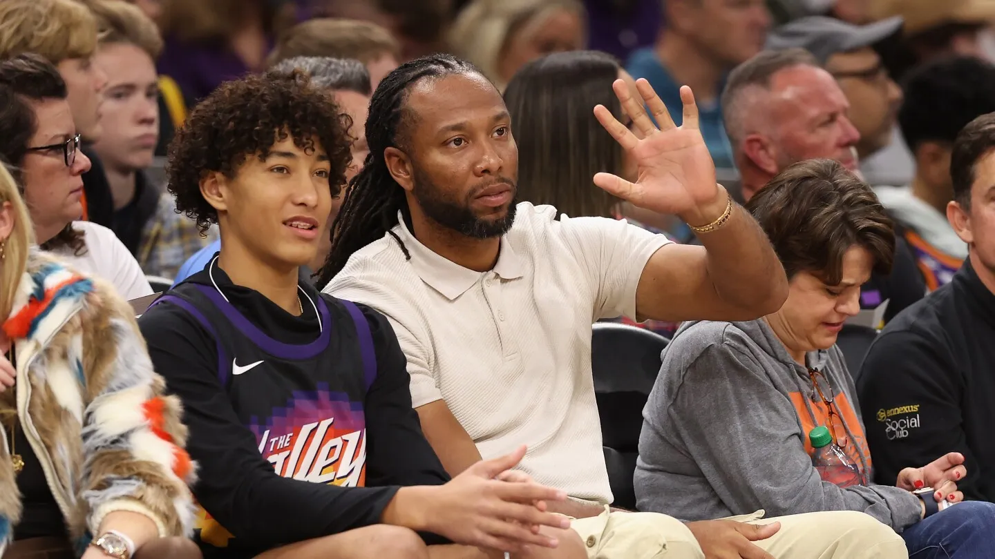 Putra Larry Fitzgerald, Devin, berkomitmen ke Notre Dame